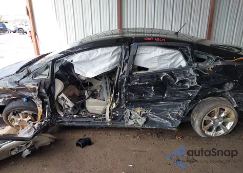 2013 Toyota Prius z USA, uszkodzony, nr VIN JTDKN3DU2D5687029